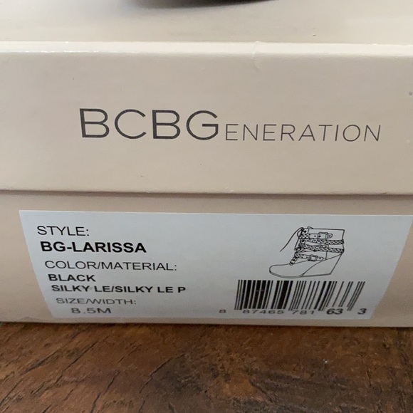 Women Bootie Boots - Picture 7 of 7